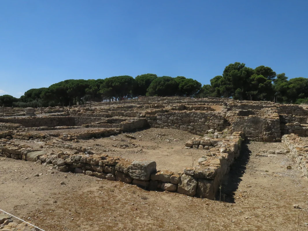 Girona. Empuries. necropolis Centre de Visitants